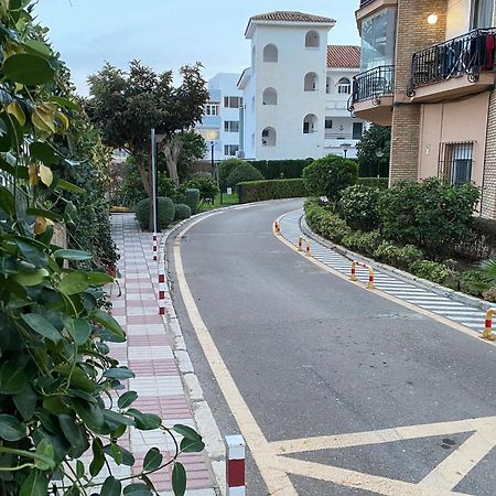 Studio With Views Next To Puerto Marina The Green Door ベナルマデナ エクステリア 写真