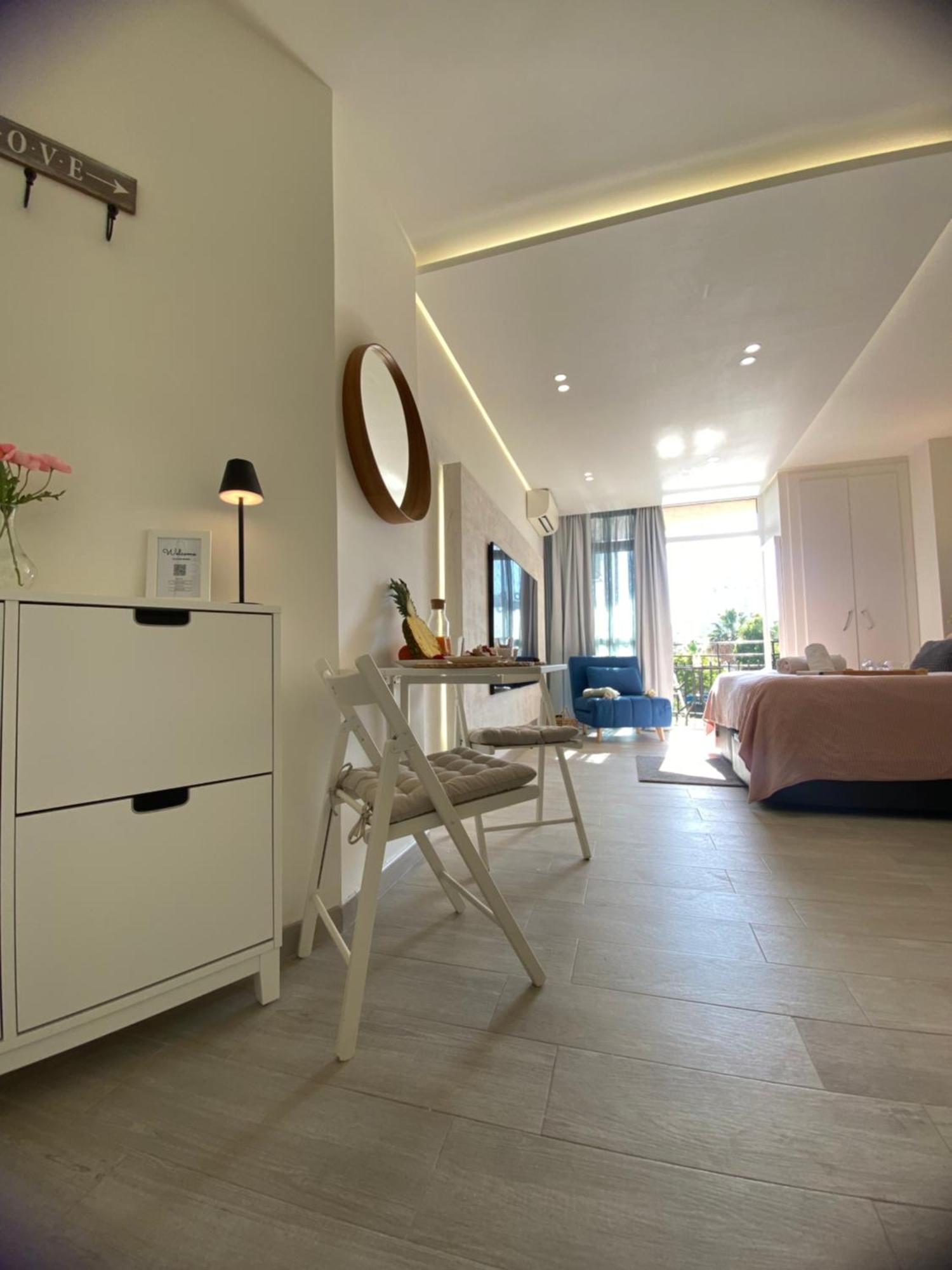 Studio With Views Next To Puerto Marina The Green Door ベナルマデナ エクステリア 写真